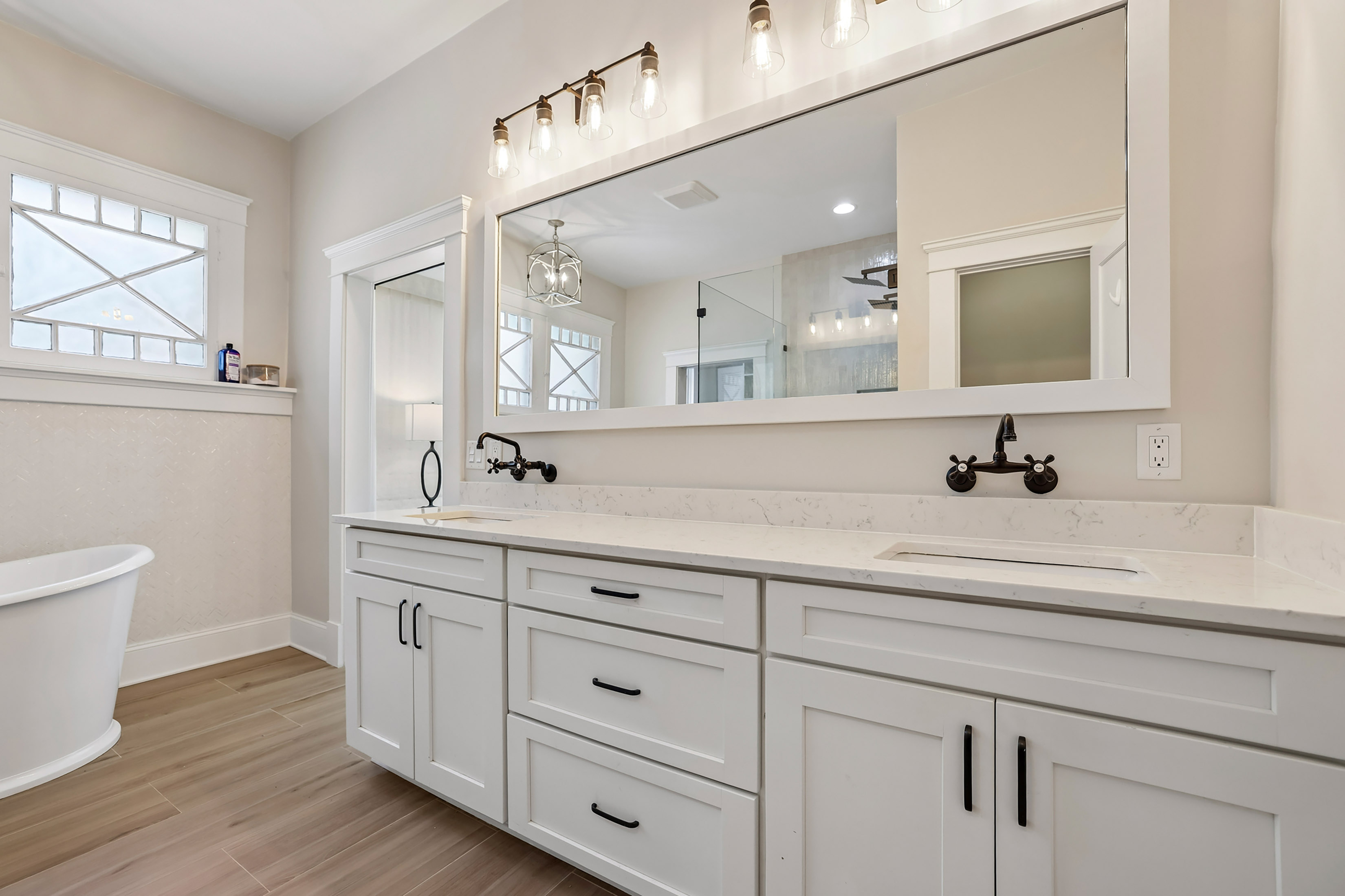  Renovated Bungalow Blends Historic Atlanta Character with Modern Luxury - 物件實景