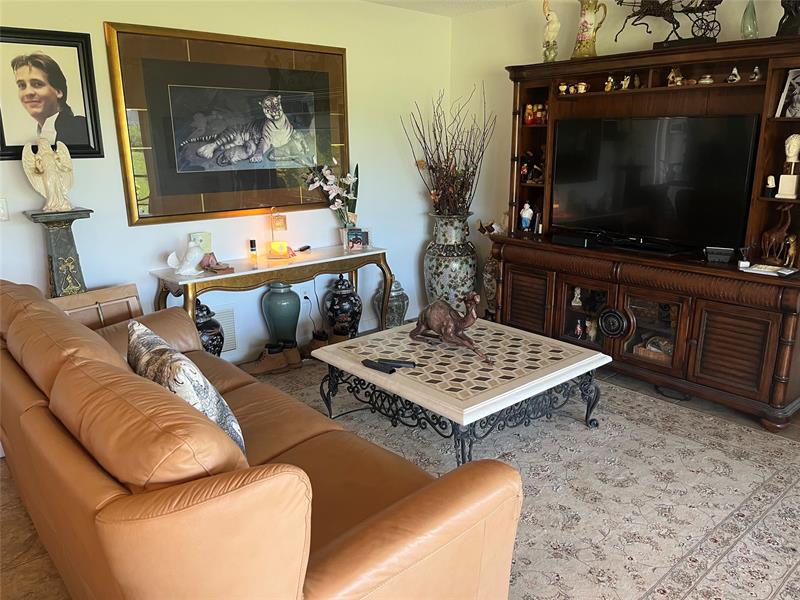 Tamarac, Florida, 33319, United States, 2 Bedrooms Bedrooms, ,2 BathroomsBathrooms,Residential,For Sale,1973245