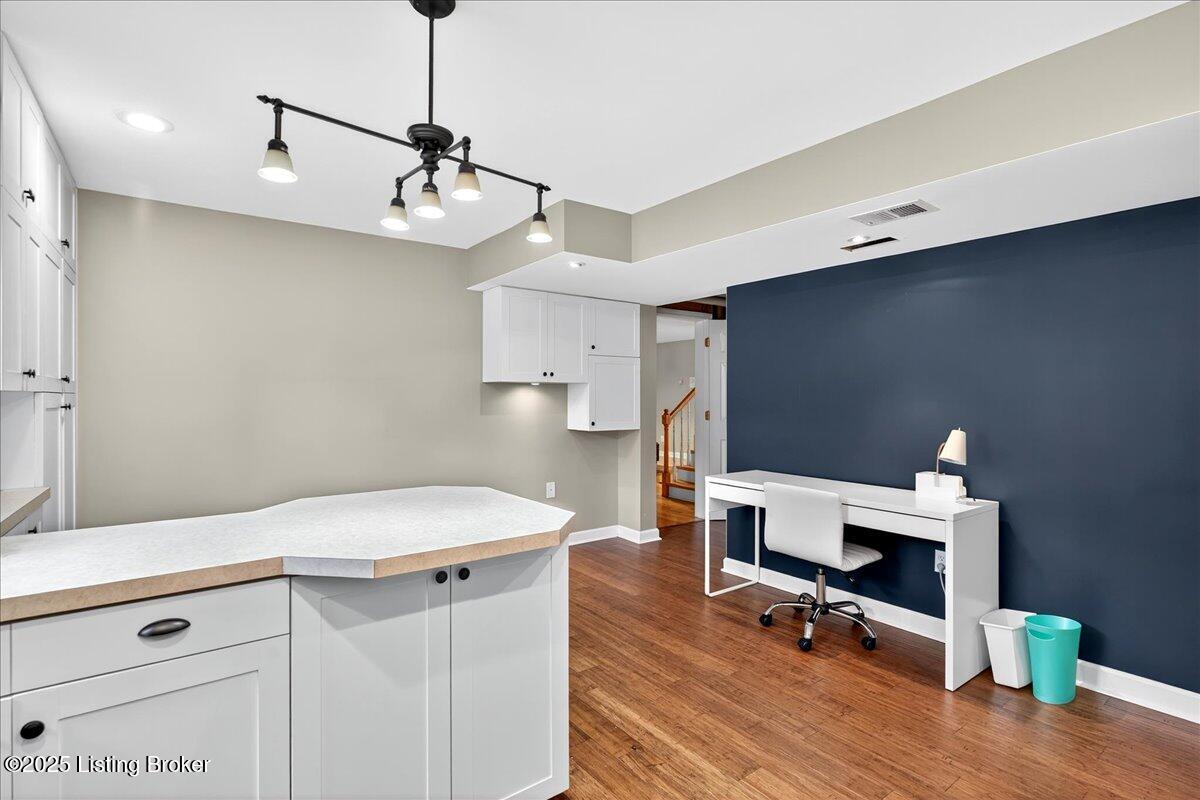 Louisville, Kentucky, 40214, United States, 4 Bedrooms Bedrooms, ,4 BathroomsBathrooms,Residential,For Sale,1911574