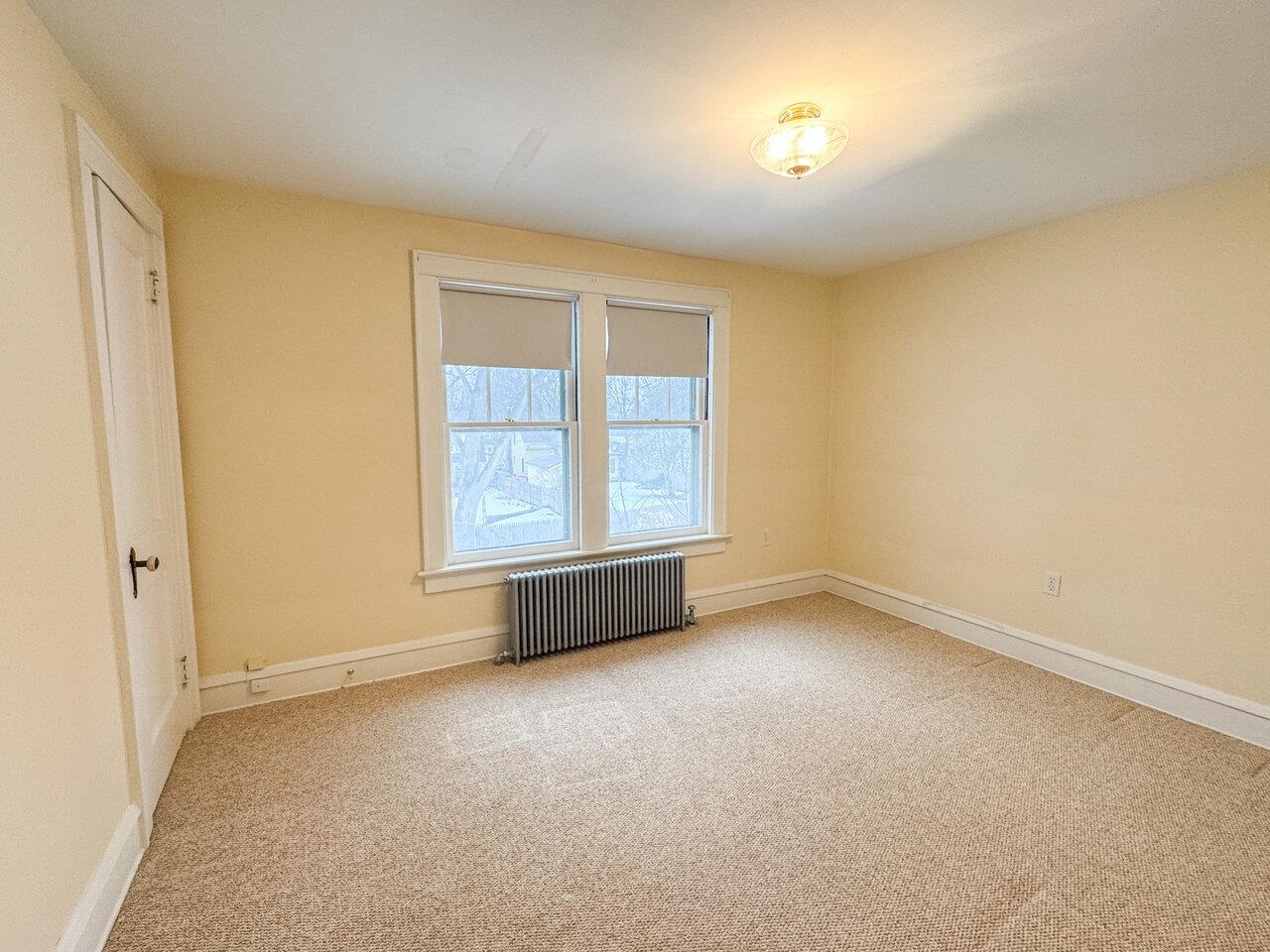 Burlington, Vermont, 05401, United States, 6 Bedrooms Bedrooms, ,2 BathroomsBathrooms,Residential,For Sale,1729174