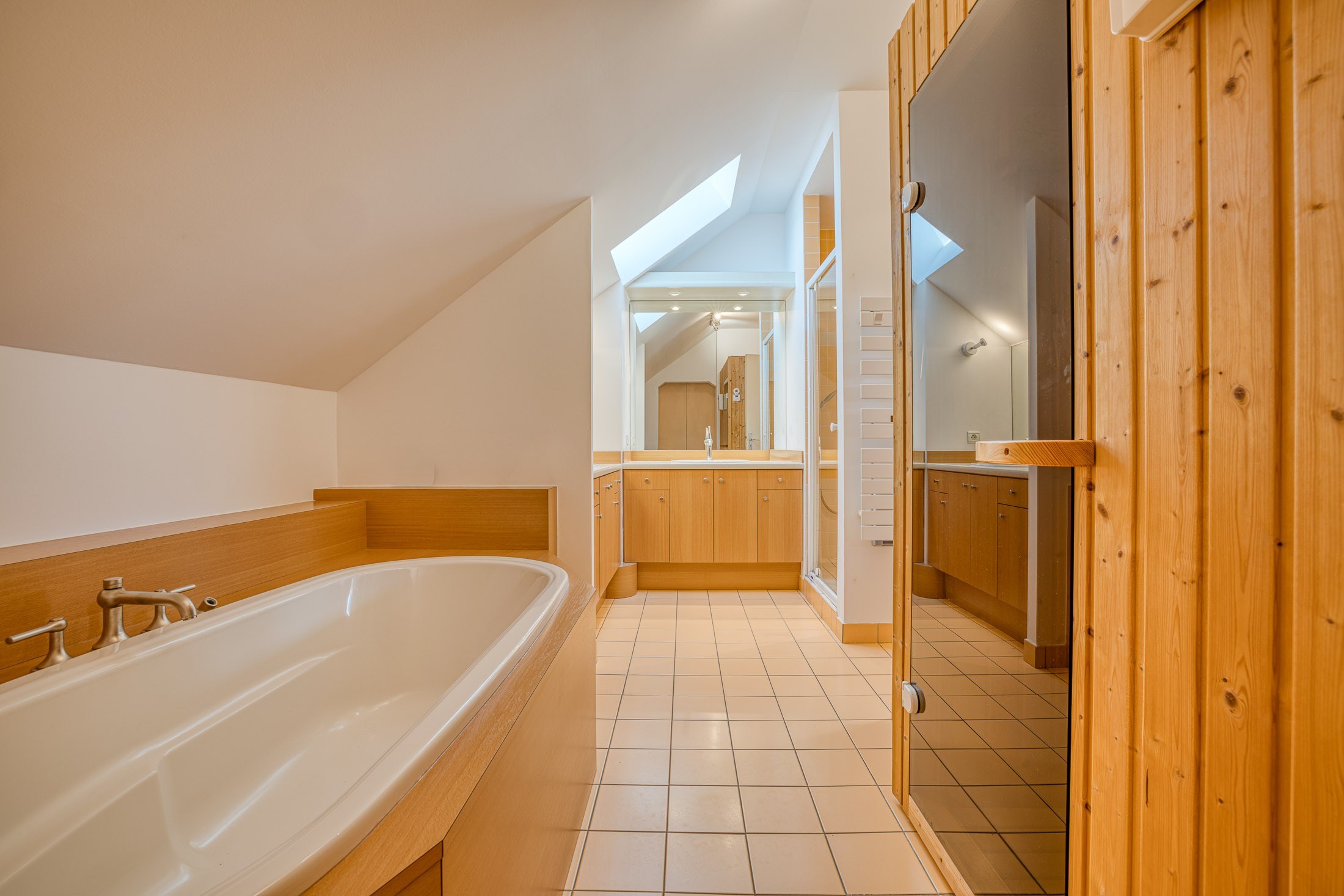  Annecy-le-Vieux – Stunning architect-designed family home offering 188 sqm of l… - 物件實景