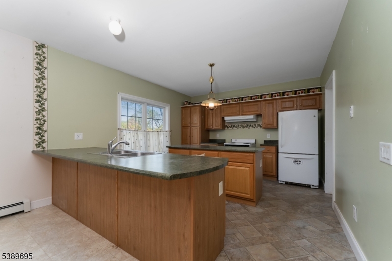 Lebanon Twp., New Jersey, 08826, United States, 3 Bedrooms Bedrooms, ,2 BathroomsBathrooms,Residential,For Sale,1960798