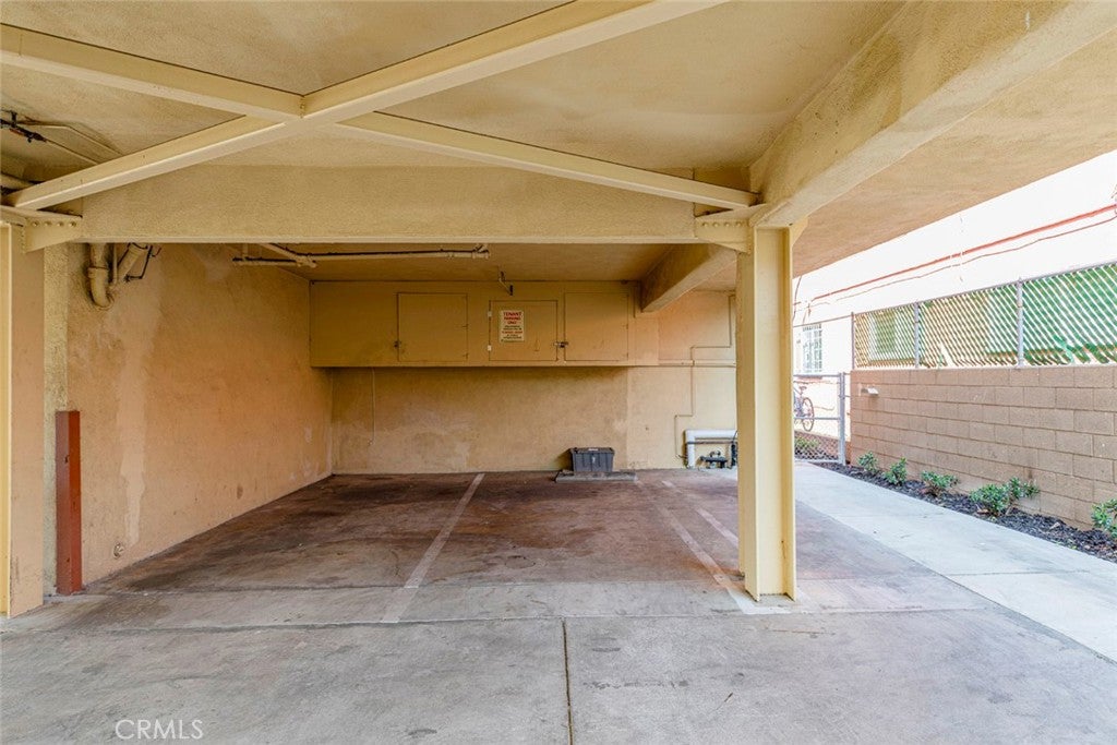 Los Angeles, California, 90027, United States, ,Residential,For Sale,1940498