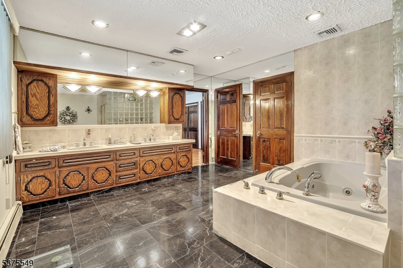 Nutley Twp., New Jersey, 07110, United States, 5 Bedrooms Bedrooms, ,4 BathroomsBathrooms,Residential,For Sale,1906796