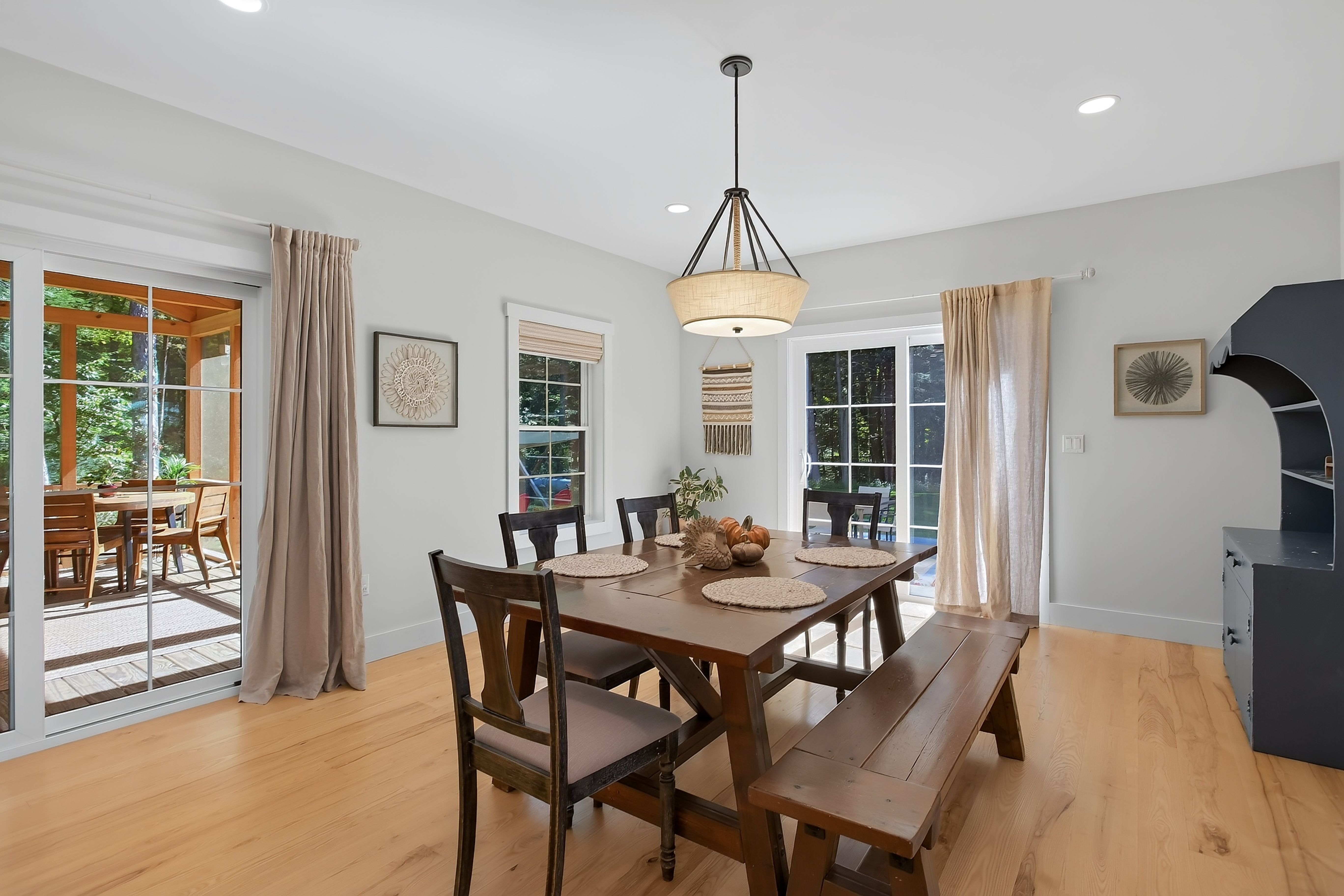  2022 Custom Craftsman: Main-Level Living, In-Law Suite, & Mountain Proximity - 物件實景