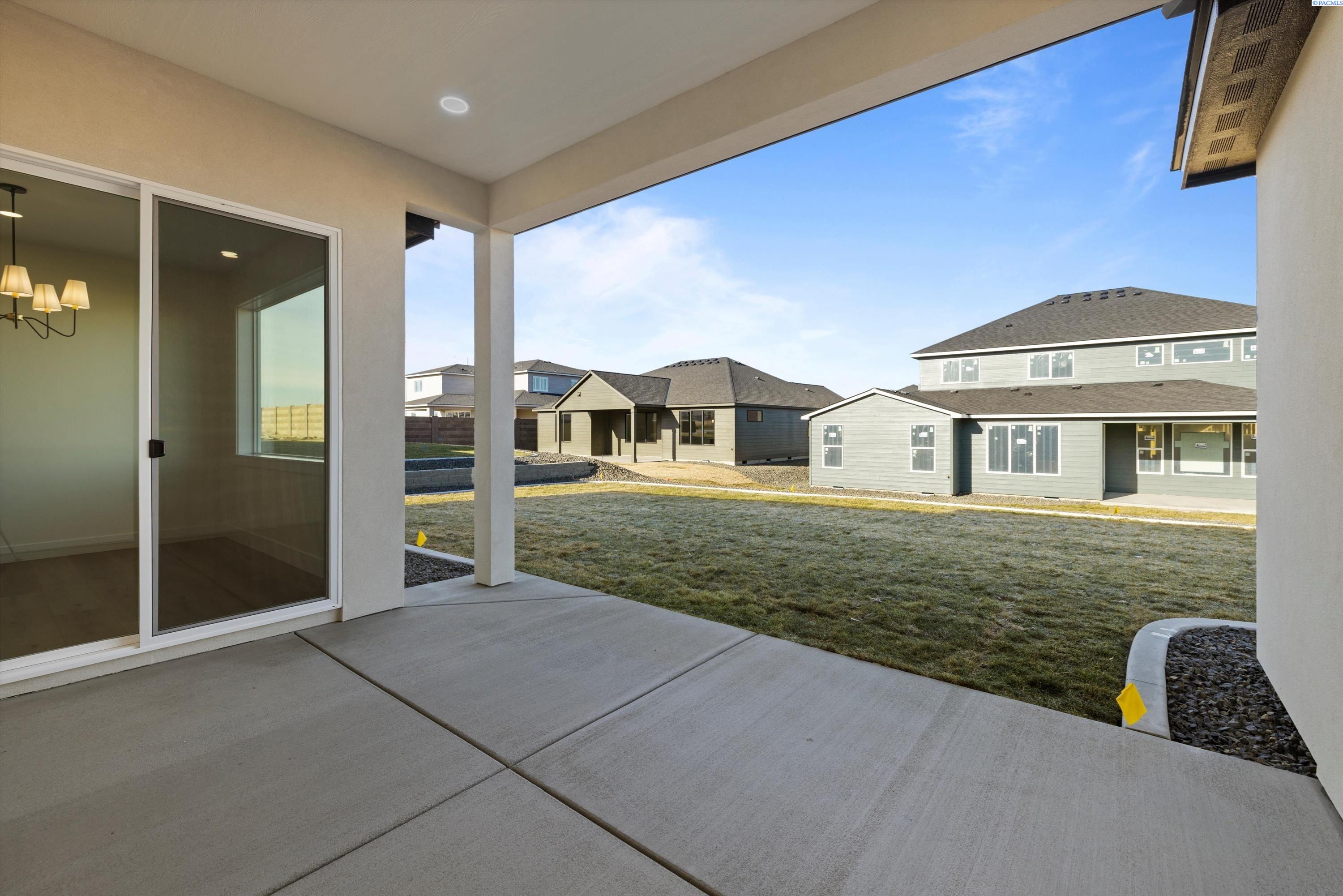 Richland, Washington, 99352, United States, 4 Bedrooms Bedrooms, ,3 BathroomsBathrooms,Residential,For Sale,1996125