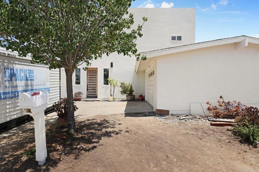 Poway, California, 92064, United States, 4 Bedrooms Bedrooms, ,2 BathroomsBathrooms,Residential,For Sale,1896326