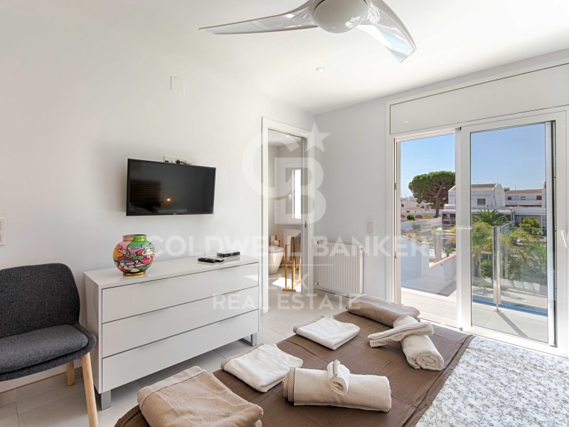 Girona, Empuriabrava, Cap Ras - Creus - Falconera, Empuriabrava, Catalonia, ES, 3 Bedrooms Bedrooms, ,2 BathroomsBathrooms,Residential,For Sale,Girona, Empuriabrava, Cap Ras - Creus - Falconera,1448905