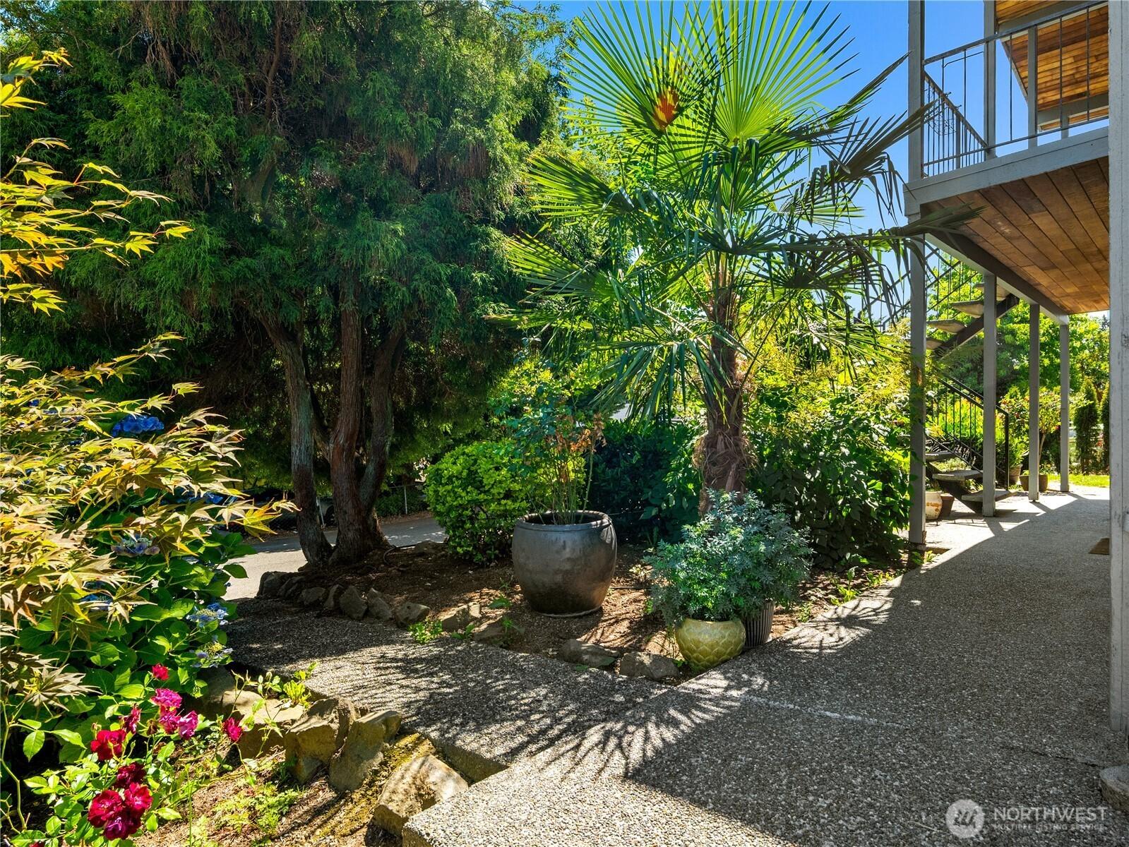 BURIEN, Washington, 98146, United States, 7 Bedrooms Bedrooms, ,4 BathroomsBathrooms,Residential,For Sale,1913581
