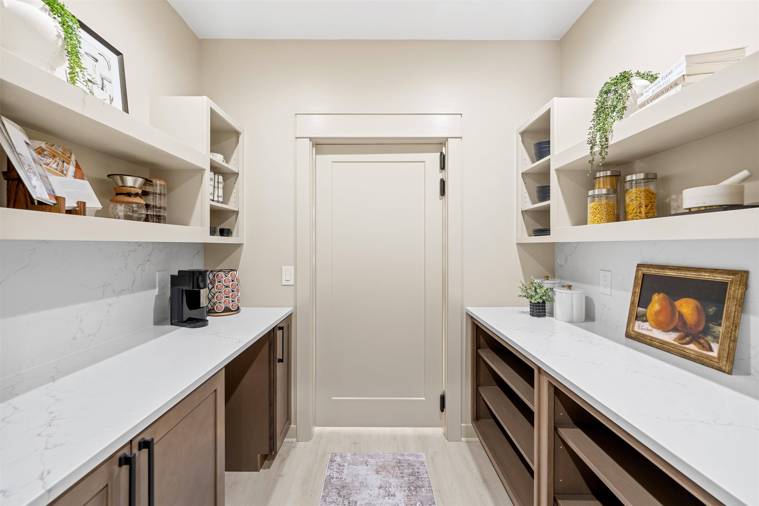 Salina, Kansas, 67401, United States, 3 Bedrooms Bedrooms, ,3 BathroomsBathrooms,Residential,For Sale,1956761