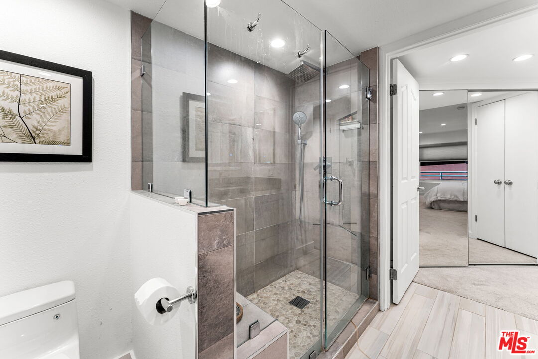 Los Angeles, California, 90049, United States, 2 Bedrooms Bedrooms, ,3 BathroomsBathrooms,Residential,For Sale,2003459