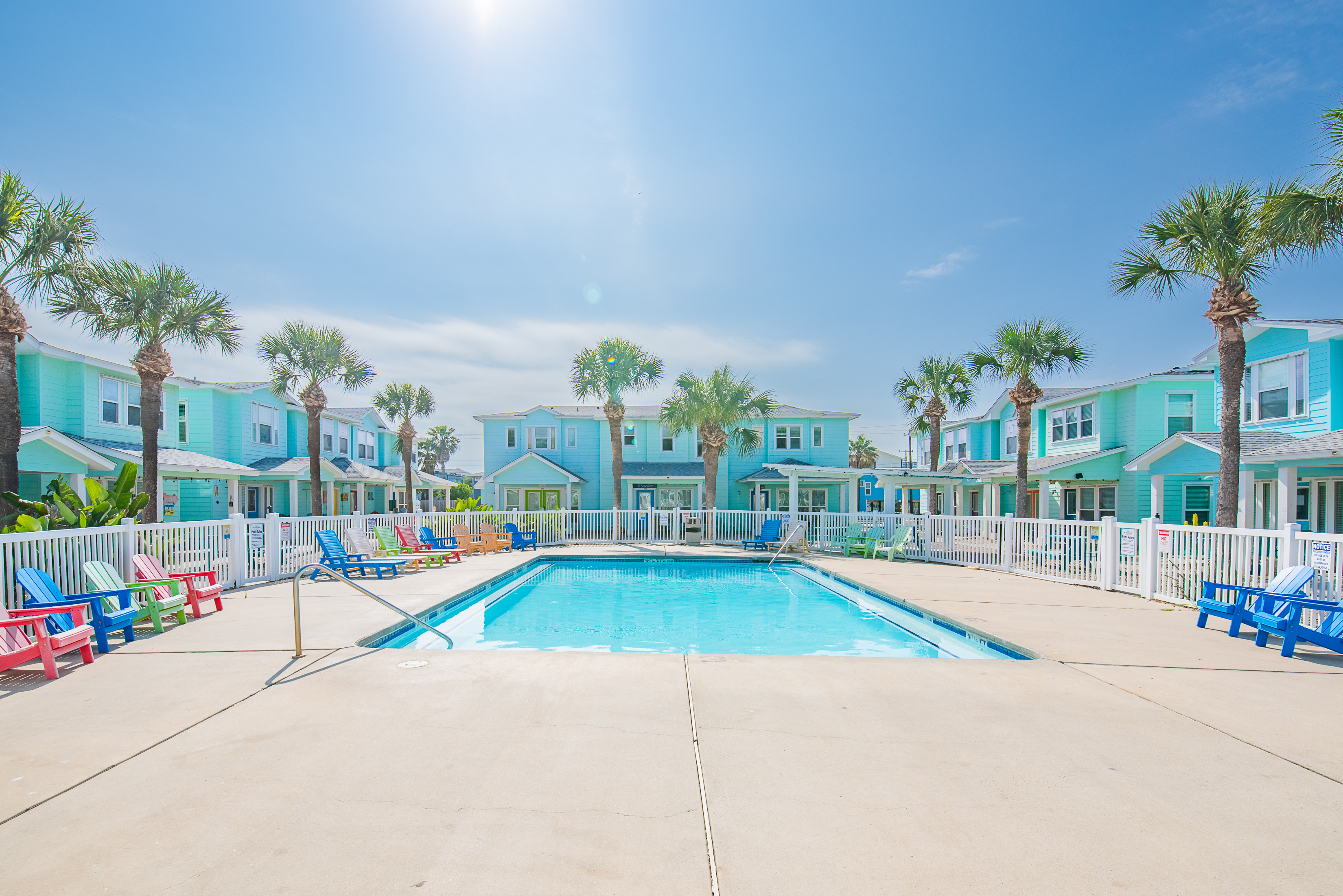  Charming Coastal 3BR Townhome - 物件實景