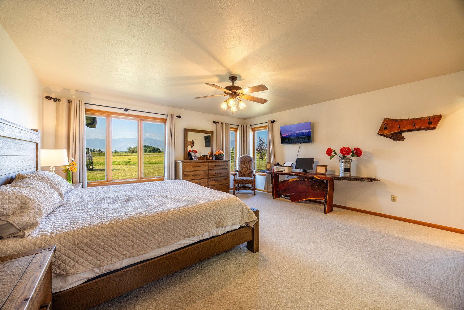 Sheridan, Wyoming, 82801, United States, 3 Bedrooms Bedrooms, ,2 BathroomsBathrooms,Residential,For Sale,1941292