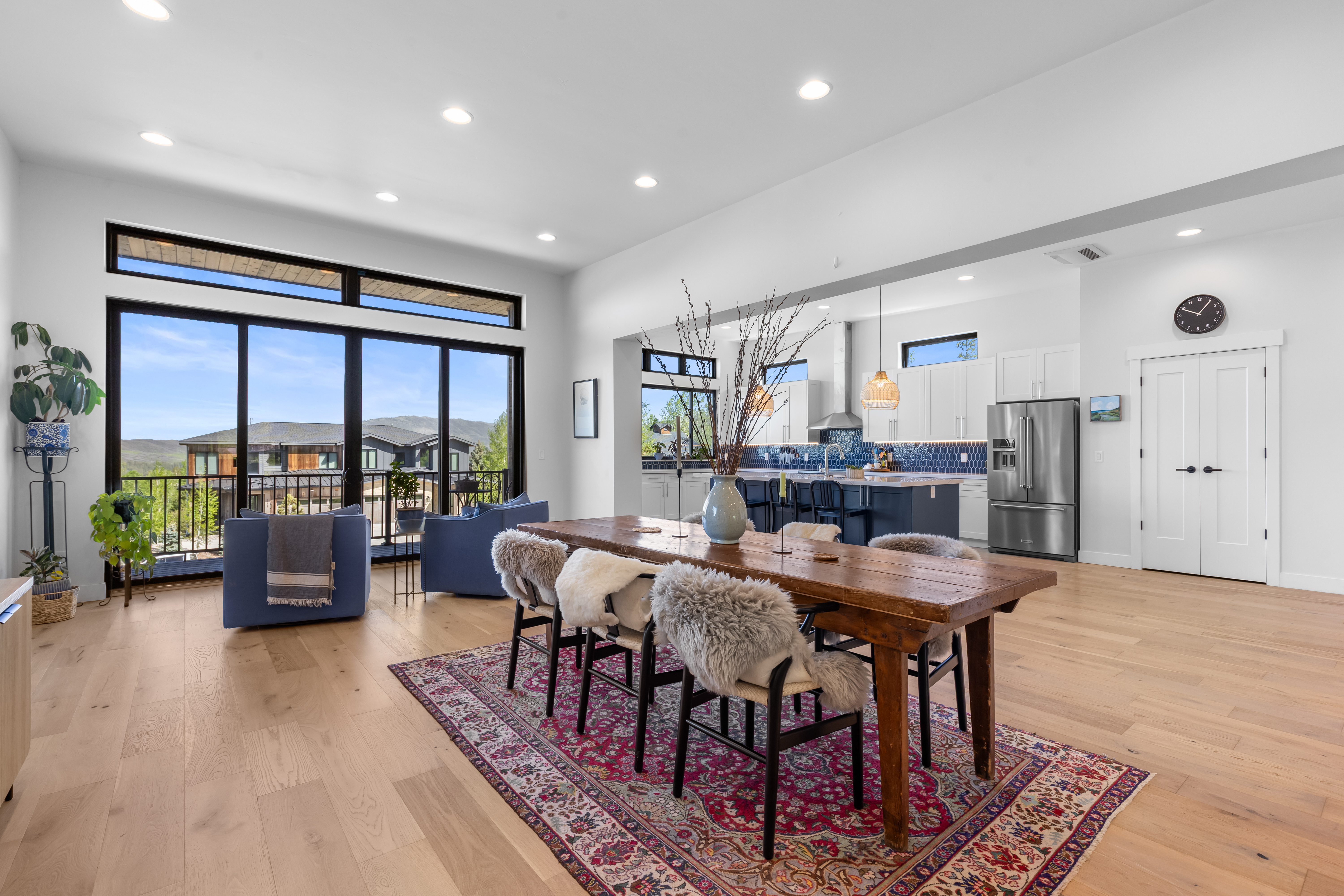  MODERN FISH CREEK AREA HOME - 物件實景