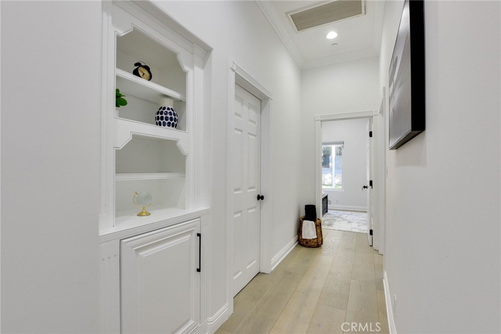 Woodland Hills, California, 91364, United States, 4 Bedrooms Bedrooms, ,3 BathroomsBathrooms,Residential,For Sale,1982021