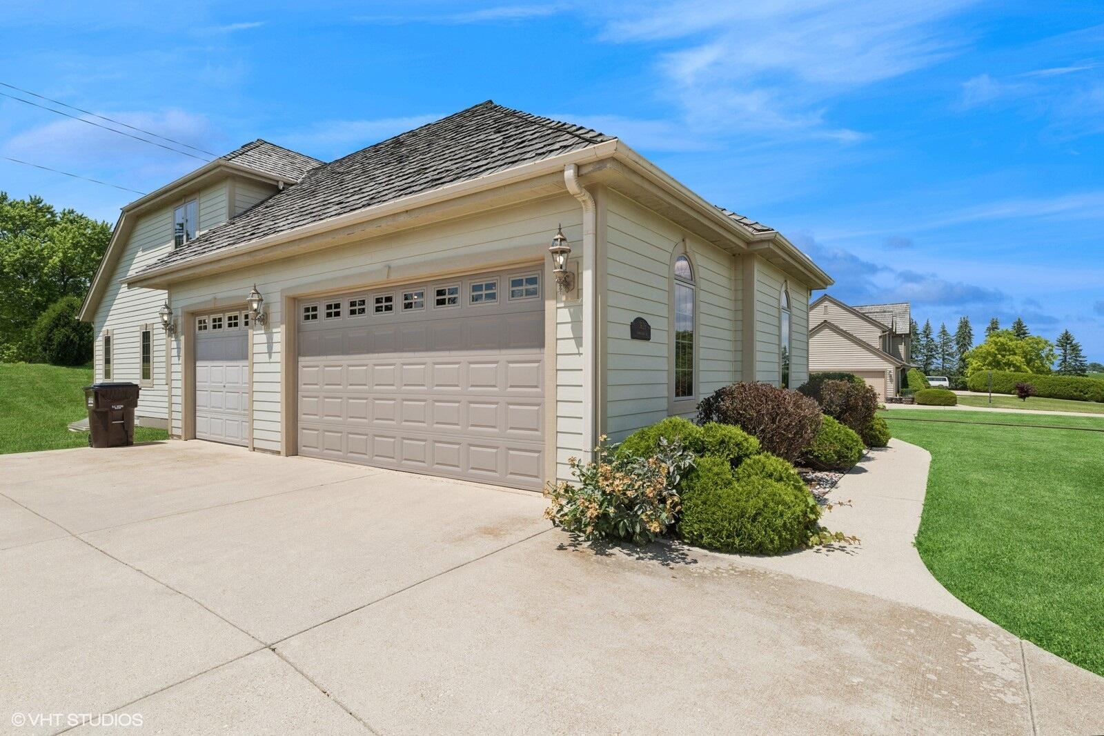 Caledonia, Wisconsin, 53126, United States, 4 Bedrooms Bedrooms, ,3 BathroomsBathrooms,Residential,For Sale,1882990