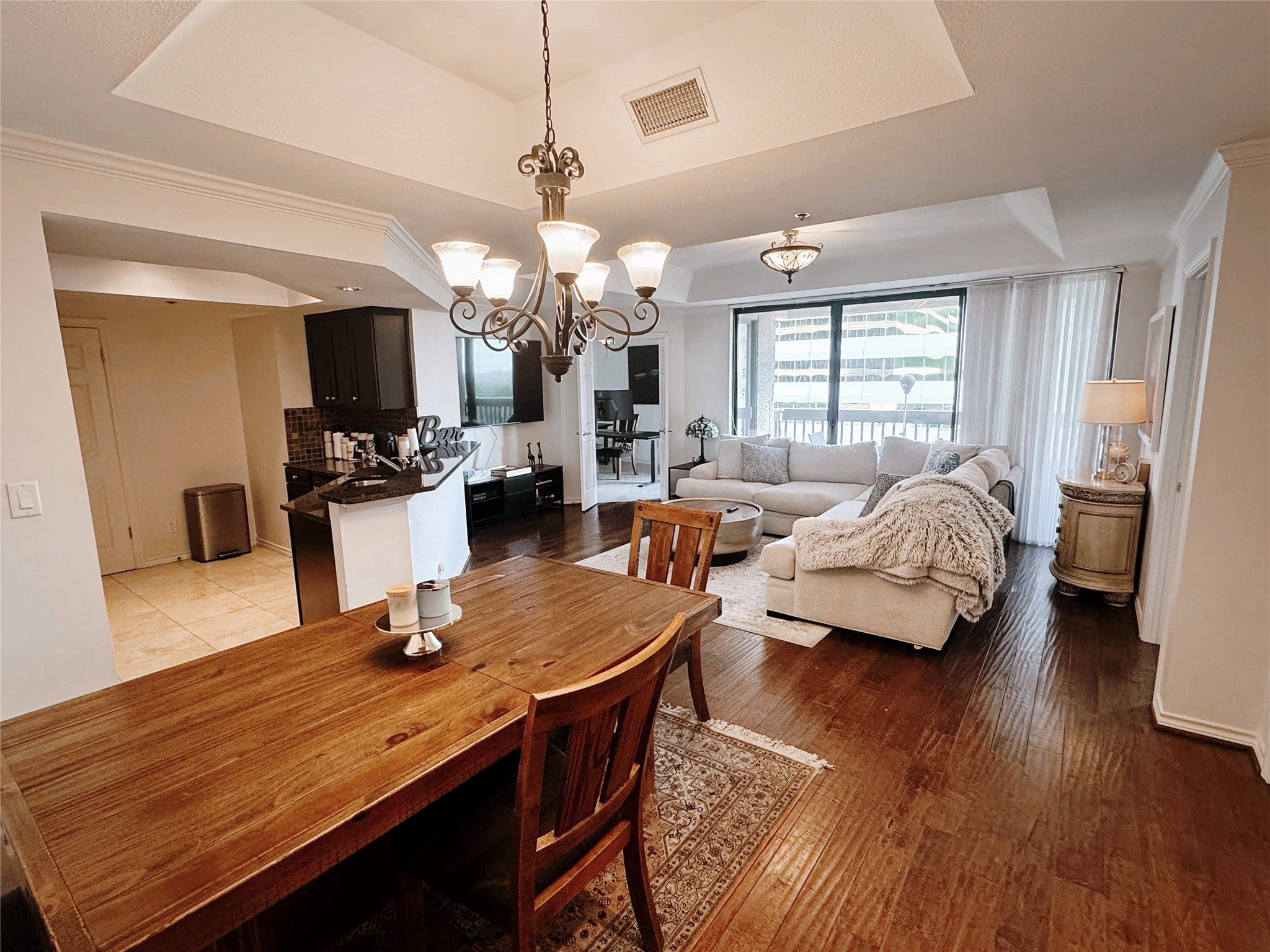 Dallas, Texas, 75225, United States, 2 Bedrooms Bedrooms, ,2 BathroomsBathrooms,Residential,For Sale,1980398