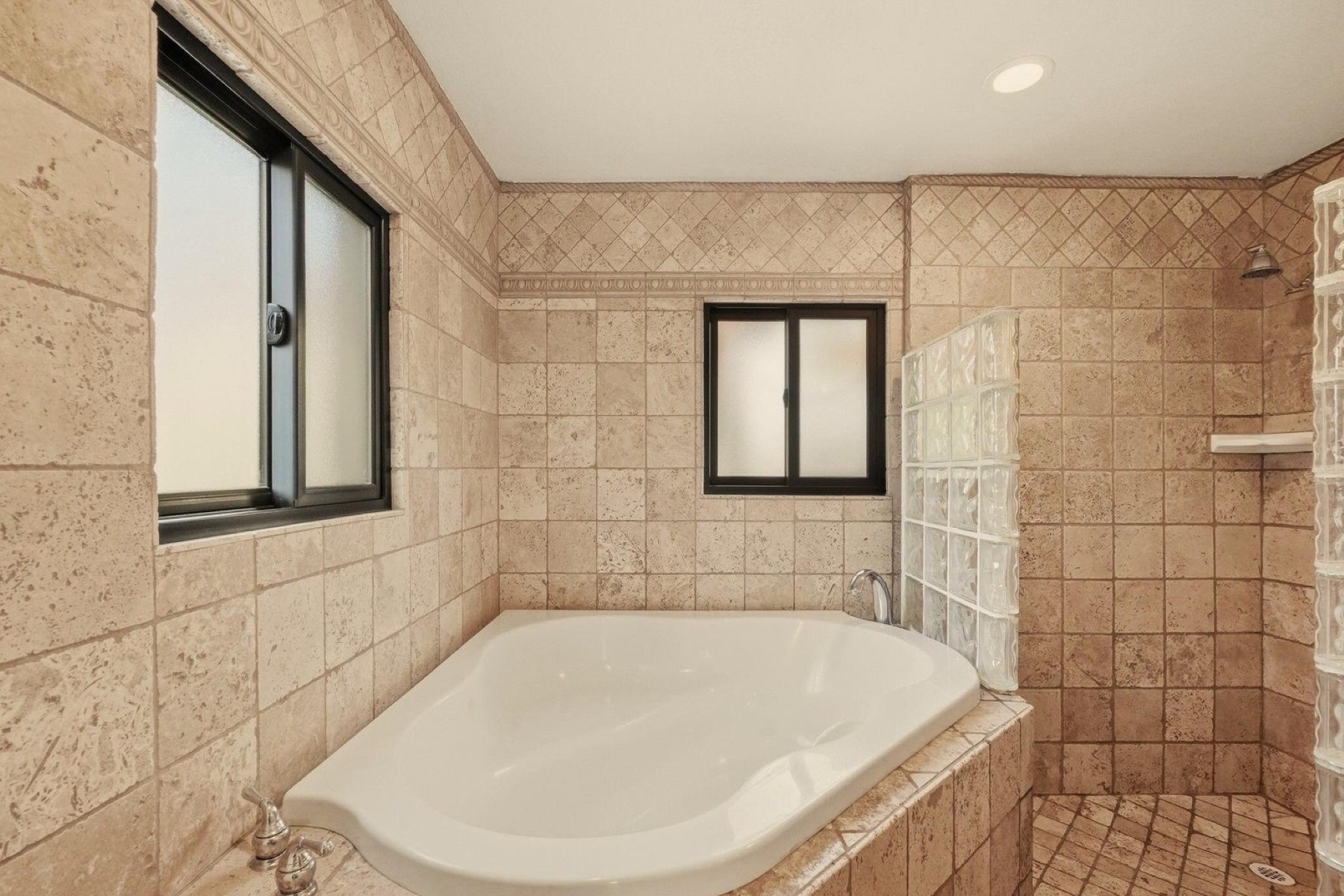  2208 E Turney Avenue ¦Phoenix, AZ - 物件實景