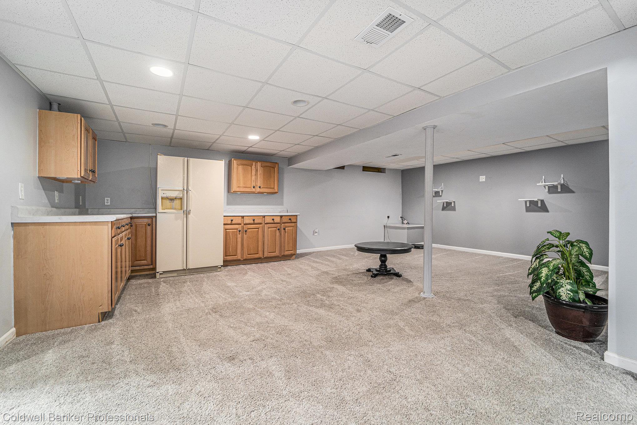 ShelbyTwp, Michigan, 48315, United States, 3 Bedrooms Bedrooms, ,4 BathroomsBathrooms,Residential,For Sale,1967840