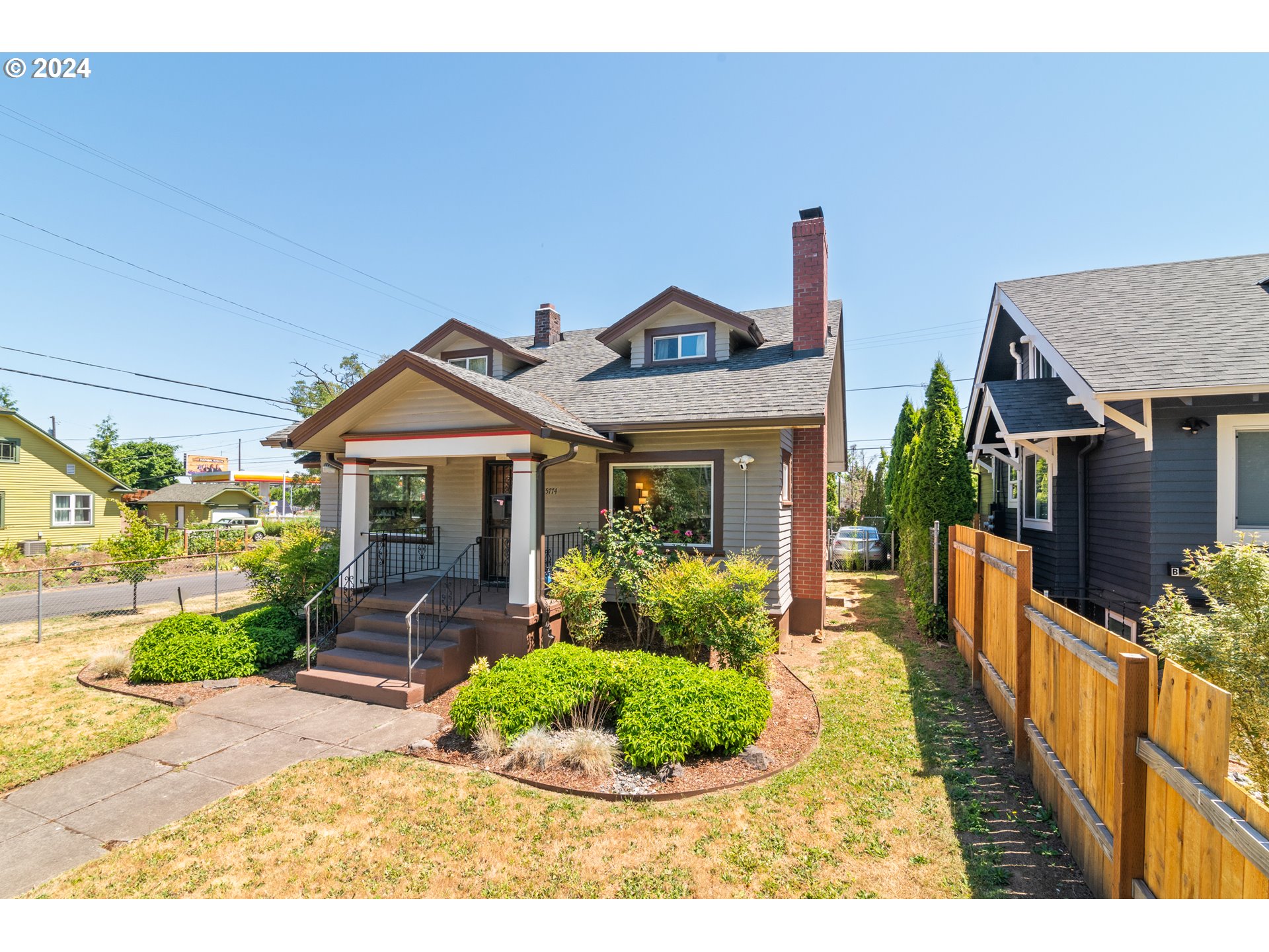 Portland, Oregon, 97211, United States, 5 Bedrooms Bedrooms, ,2 BathroomsBathrooms,Residential,For Sale,1976377