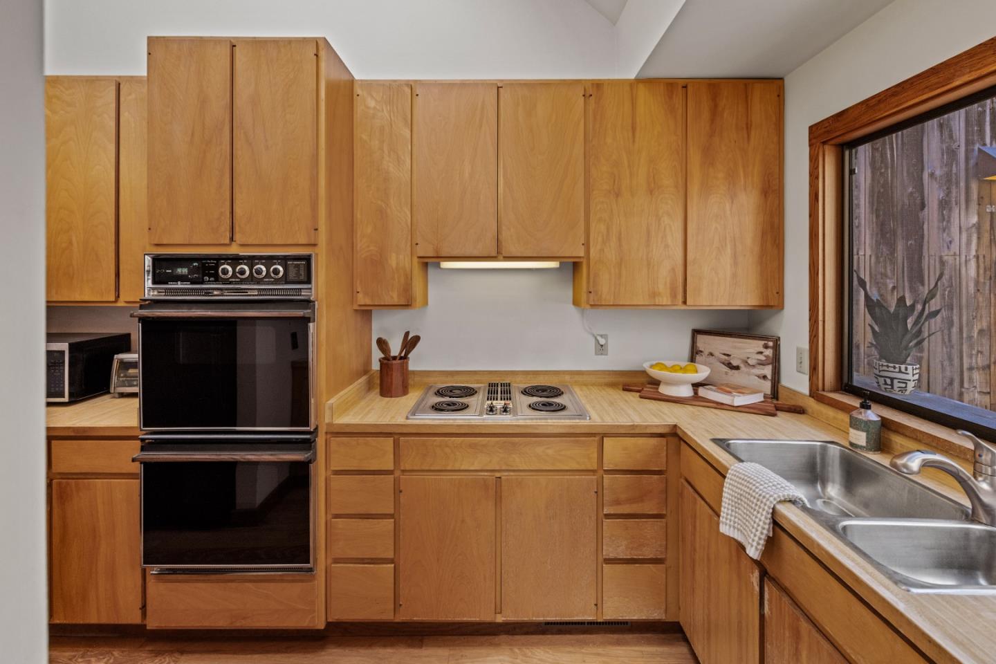 Carmel, California, 93923, United States, 3 Bedrooms Bedrooms, ,2 BathroomsBathrooms,Residential,For Sale,1901917