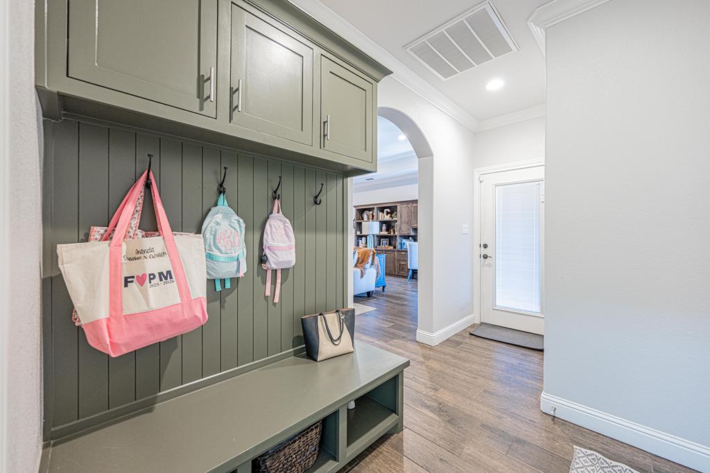 Midland, Texas, 79707, United States, 4 Bedrooms Bedrooms, ,3 BathroomsBathrooms,Residential,For Sale,1989099