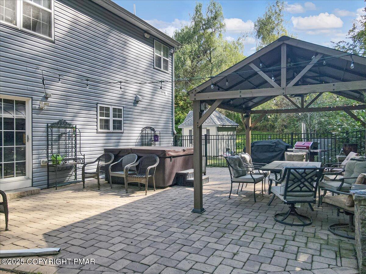 East Stroudsburg, Pennsylvania, 18302, United States, 5 Bedrooms Bedrooms, ,4 BathroomsBathrooms,Residential,For Sale,1980579