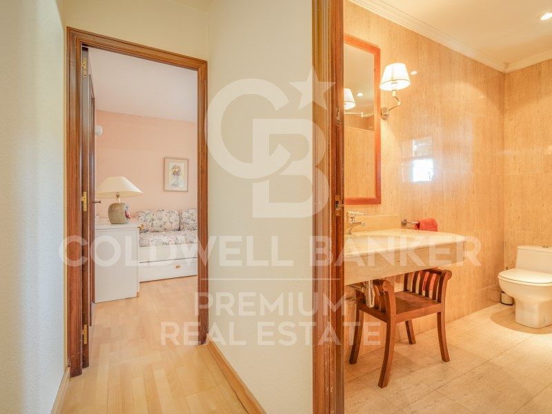 Cerdanyola del Vallès, Catalonia, ES, 4 Bedrooms Bedrooms, ,3 BathroomsBathrooms,Residential,For Sale,1481856