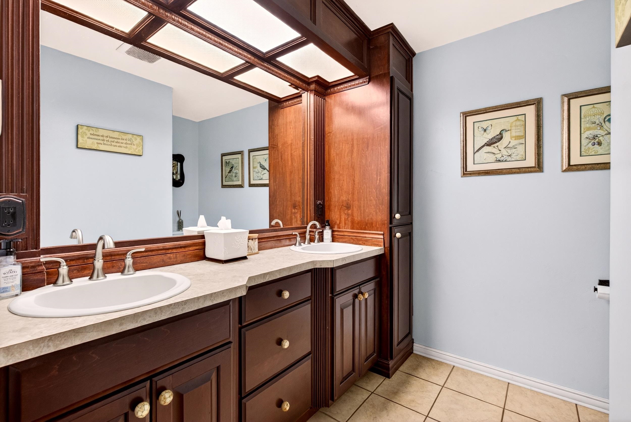 Neenah, Wisconsin, 54956, United States, 4 Bedrooms Bedrooms, ,4 BathroomsBathrooms,Residential,For Sale,1996384