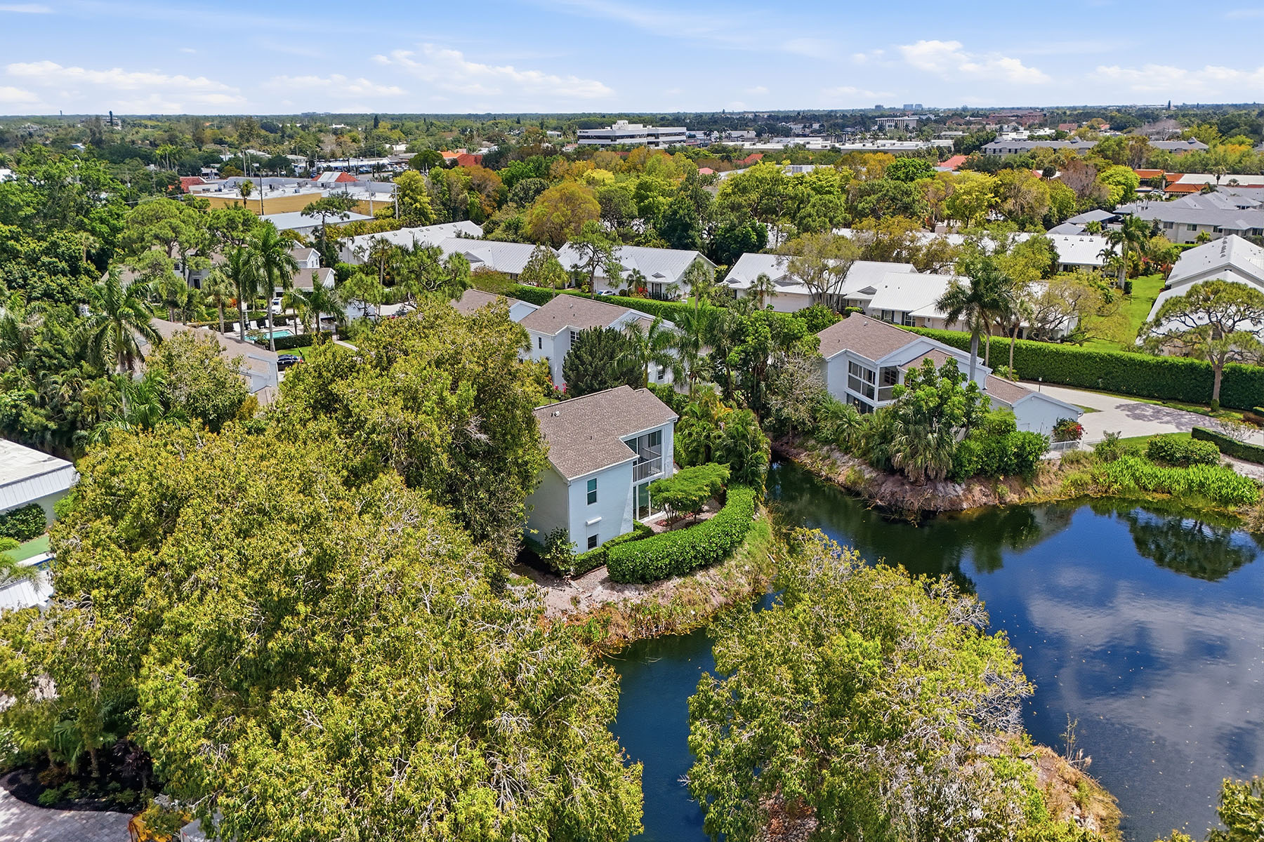  PARK SHORE - LAKEVIEW PINES - 物件實景