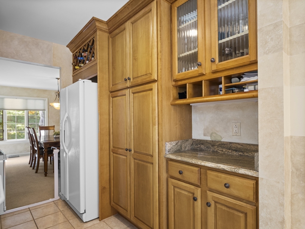 Worcester, Massachusetts, 01609, United States, 3 Bedrooms Bedrooms, ,4 BathroomsBathrooms,Residential,For Sale,1970257