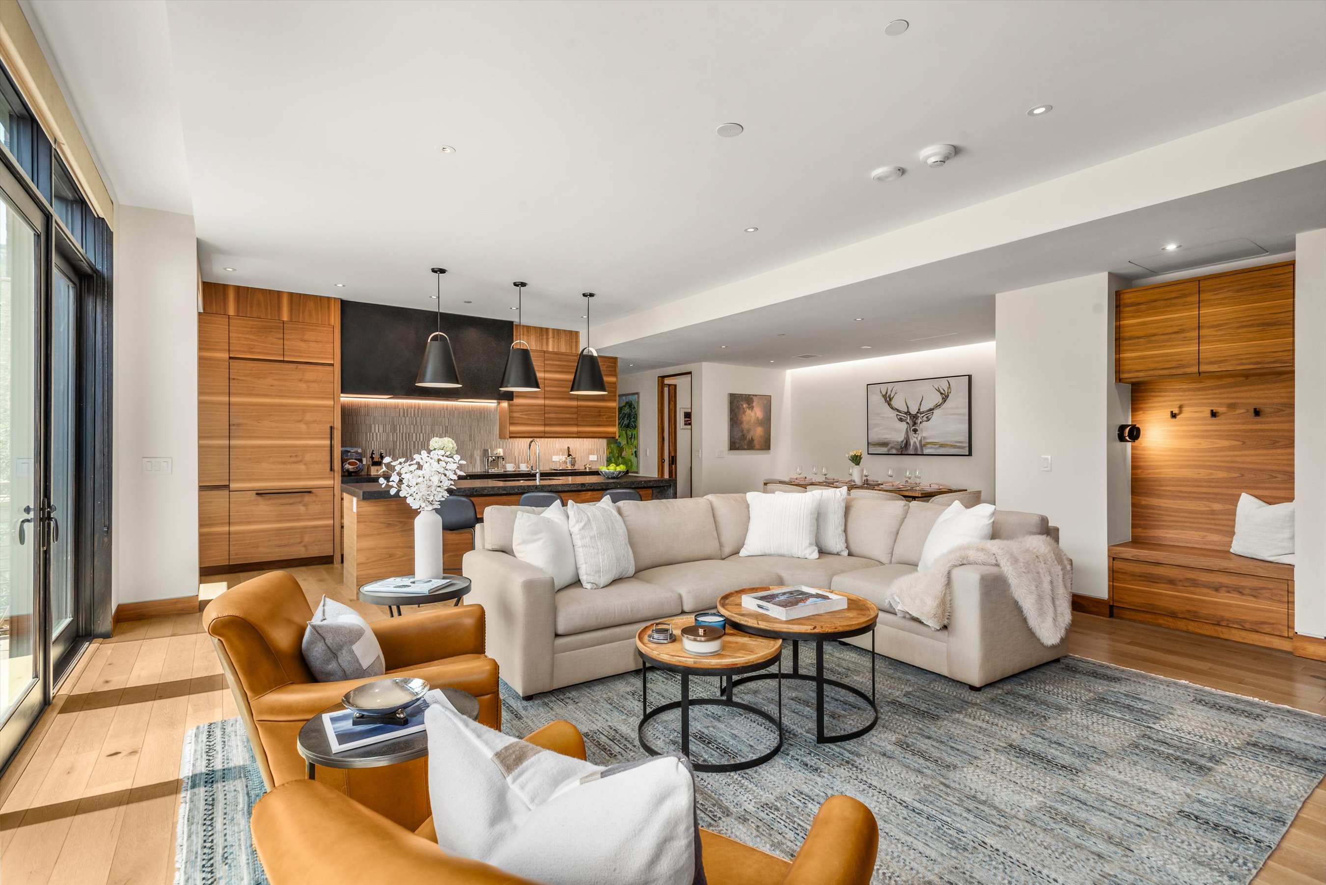  Elevated Mountain Living Meets Effortless Ski Access - 物件實景