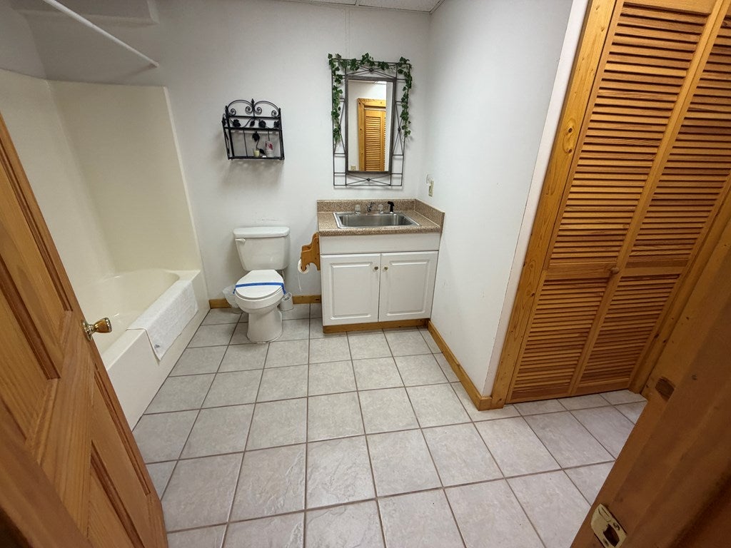 Ellijay, Georgia, 30536, United States, 3 Bedrooms Bedrooms, ,3 BathroomsBathrooms,Residential,For Sale,2009787