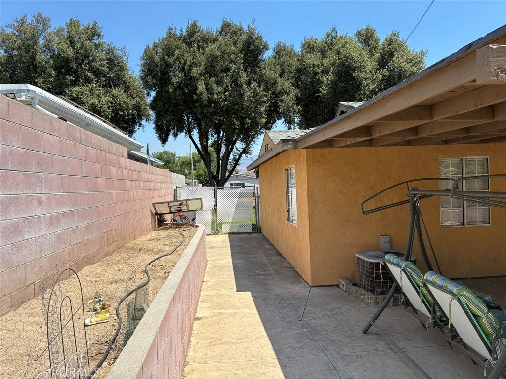 San Bernardino, California, 92407, United States, 4 Bedrooms Bedrooms, ,2 BathroomsBathrooms,Residential,For Sale,1979042