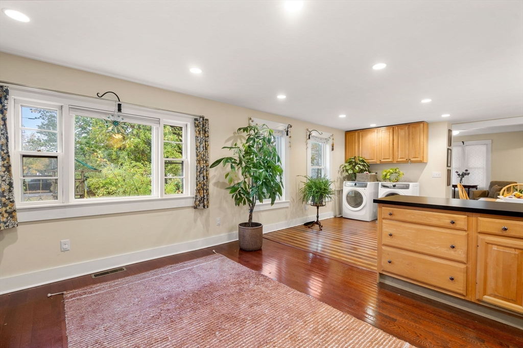 Merrimac, Massachusetts, 01860, United States, 4 Bedrooms Bedrooms, ,2 BathroomsBathrooms,Residential,For Sale,1988348