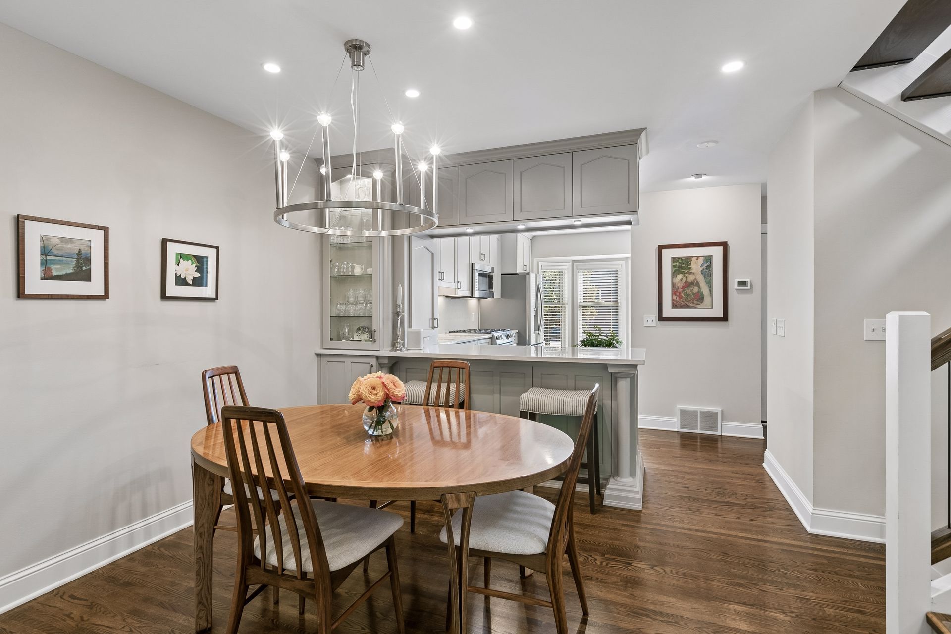  Updated Townhome with Beautiful Green Space Near Lake of the Isles - 物件實景