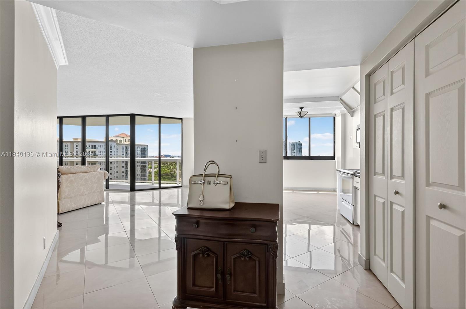 Aventura, Florida, 33180, United States, 2 Bedrooms Bedrooms, ,2 BathroomsBathrooms,Residential,For Sale,1898745