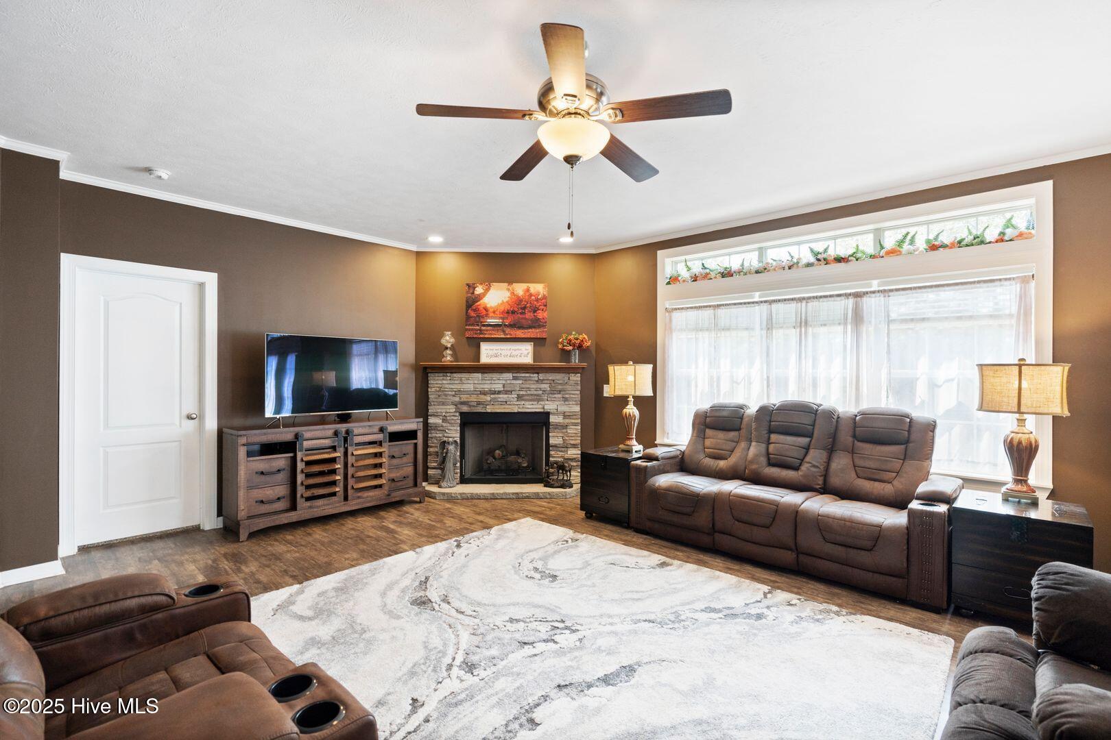 Burgaw, North Carolina, 28425, United States, 3 Bedrooms Bedrooms, ,2 BathroomsBathrooms,Residential,For Sale,1910995