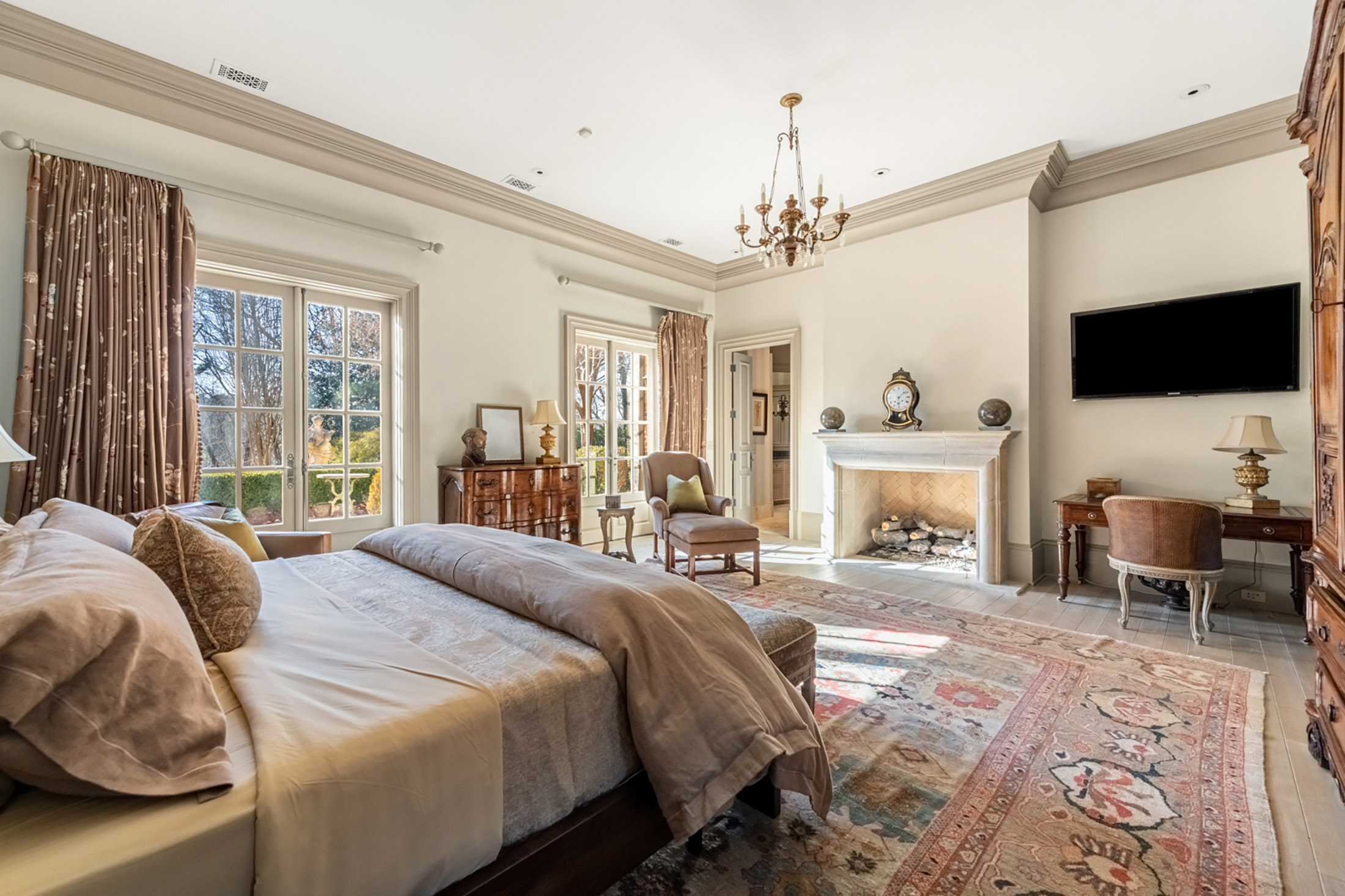  Magnificent Buckhead Home on 2.2+/- Acres with Pool and Pool House - 物件實景