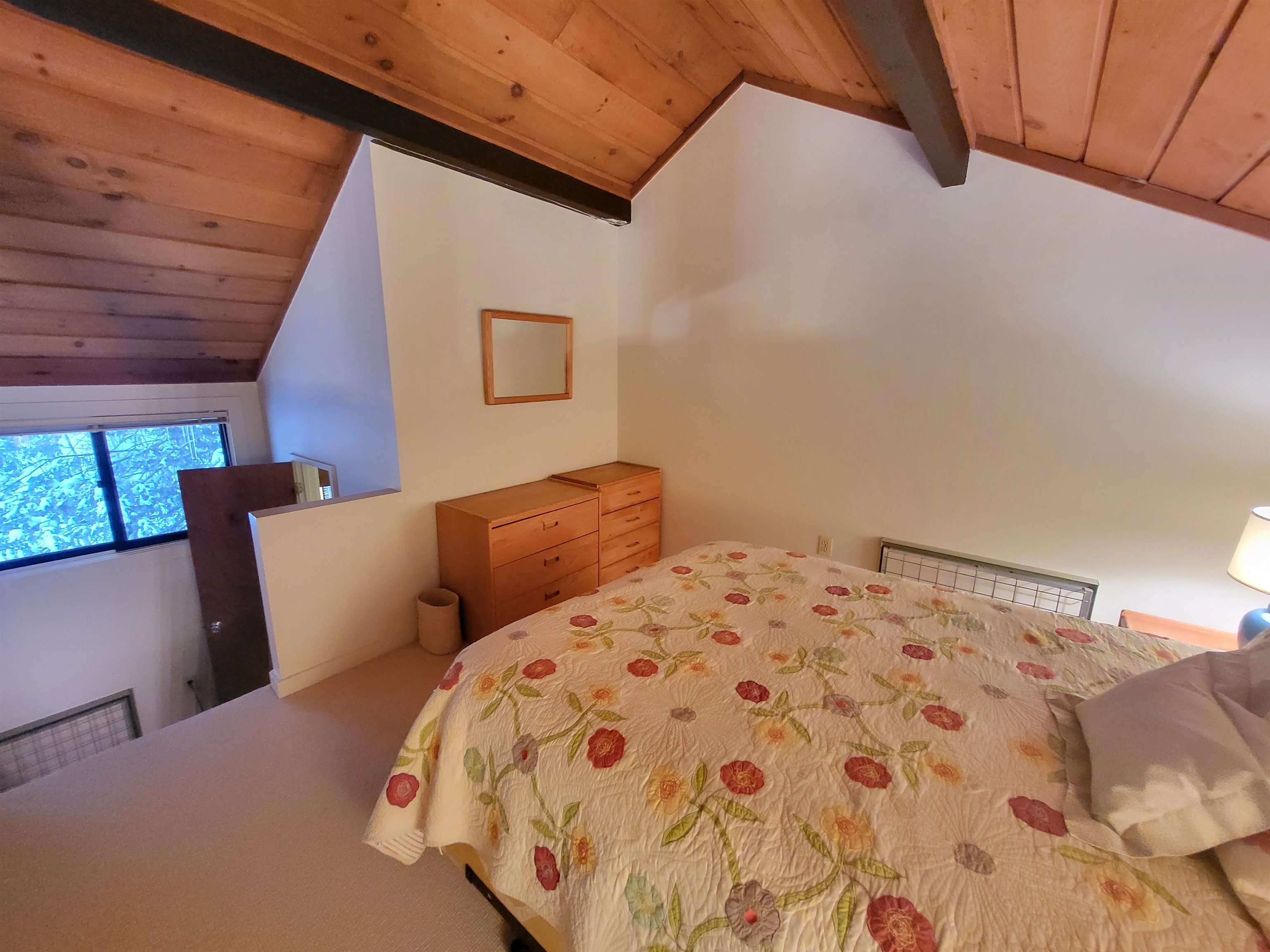 Lincoln, New Hampshire, 03251, United States, 5 Bedrooms Bedrooms, ,2 BathroomsBathrooms,Residential,For Sale,2003487