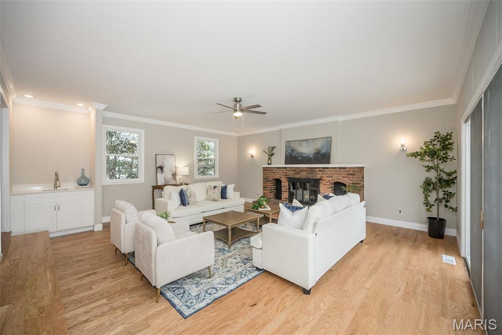 Ellisville, Missouri, 63011, United States, 4 Bedrooms Bedrooms, ,3 BathroomsBathrooms,Residential,For Sale,2002113