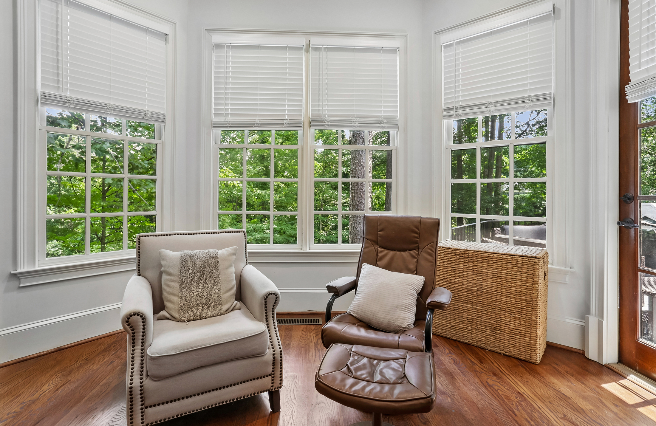  Stunning Brick Traditional in Sought-after Pine Hills - 物件實景