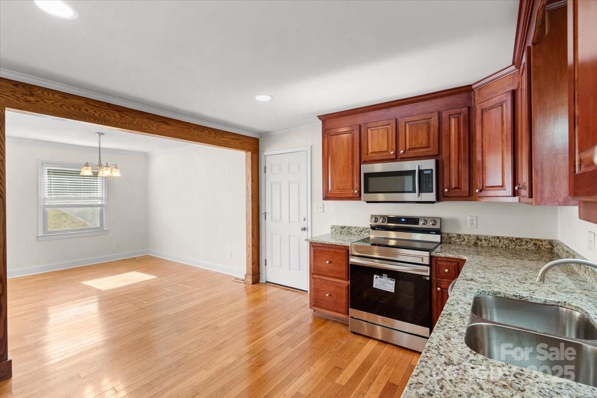 Belmont, North Carolina, 28012, United States, 3 Bedrooms Bedrooms, ,3 BathroomsBathrooms,Residential,For Sale,1913522