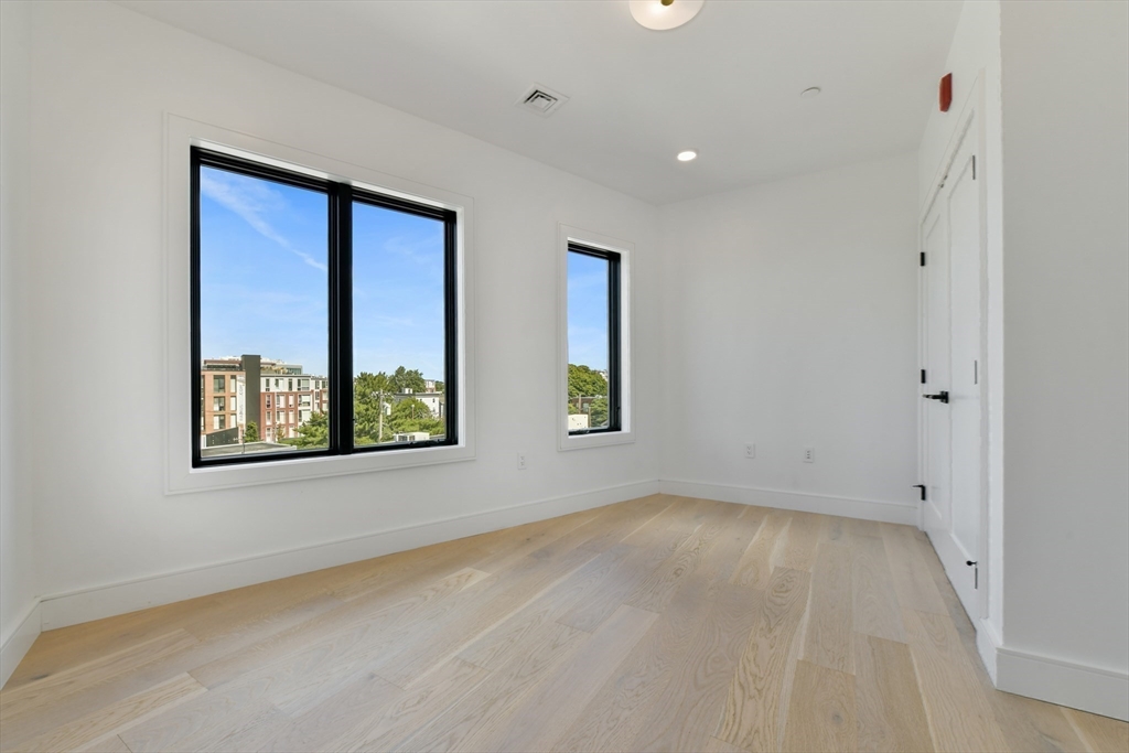 Boston, Massachusetts, 02135, United States, 1 Bedroom Bedrooms, ,1 BathroomBathrooms,Residential,For Sale,1937026