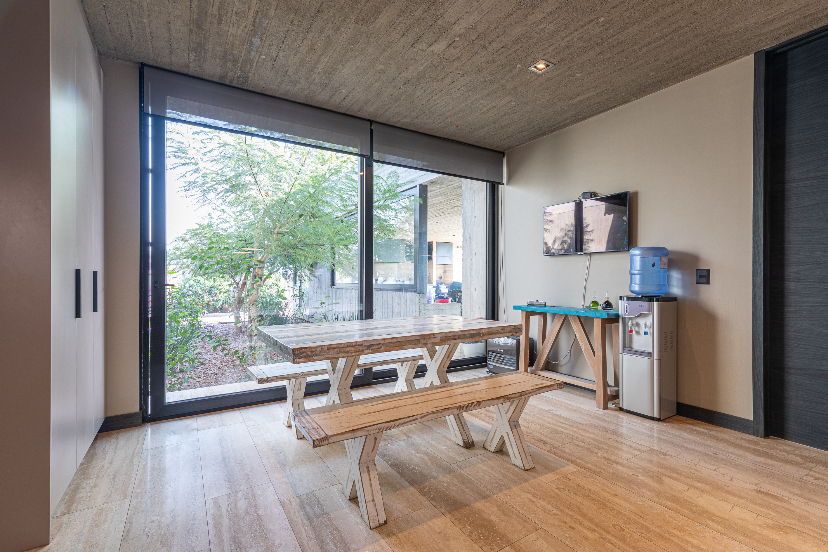  Modern 4-Bedroom Home in Las Brisas Gated Community - 物件實景