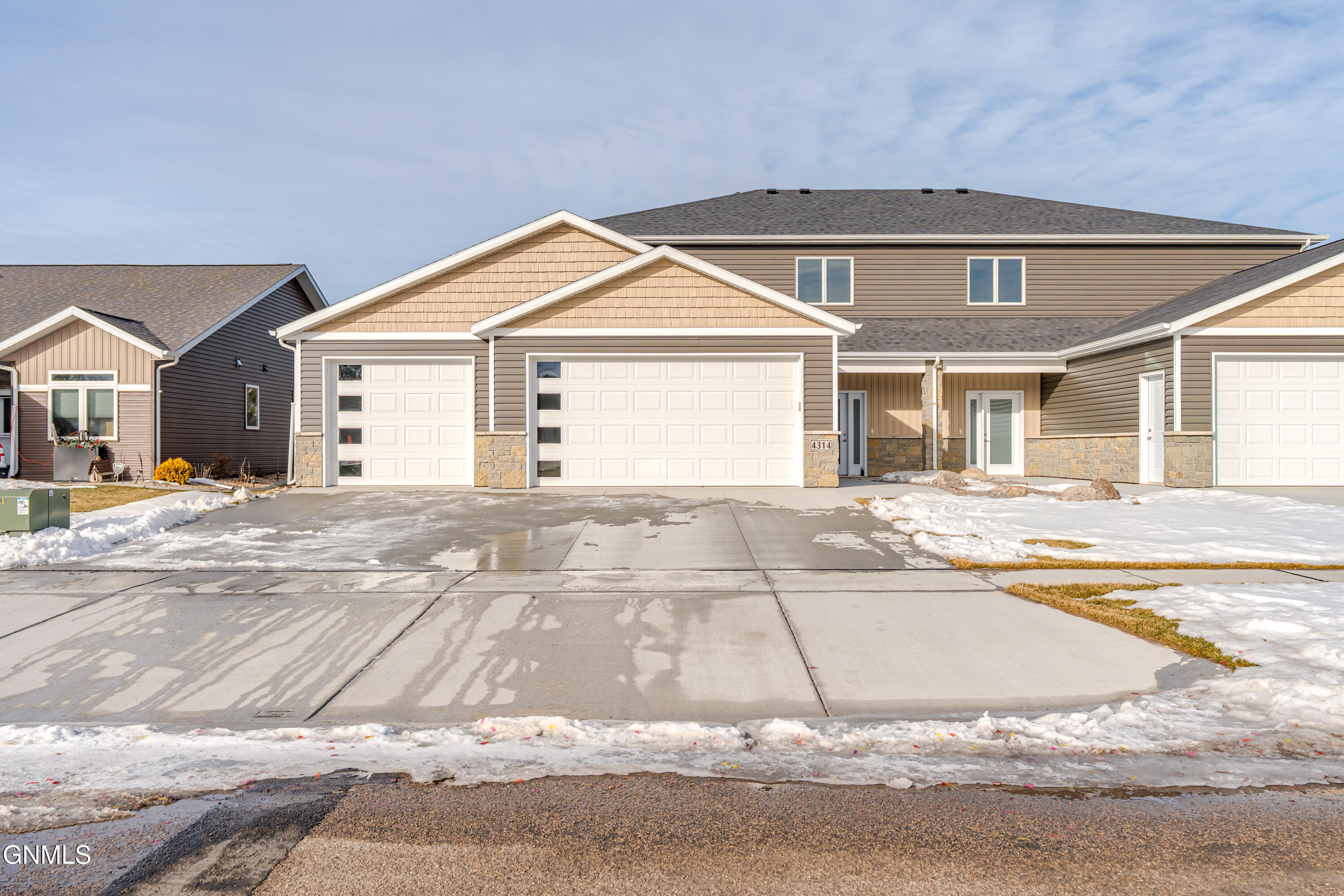 Bismarck, North Dakota, 58504, United States, 3 Bedrooms Bedrooms, ,3 BathroomsBathrooms,Residential,For Sale,1990229