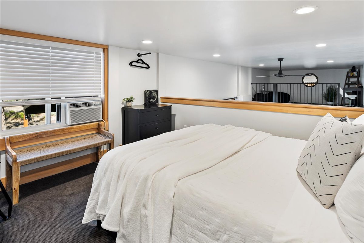 Redmond, Oregon, 97756, United States, 4 Bedrooms Bedrooms, ,3 BathroomsBathrooms,Residential,For Sale,1901092