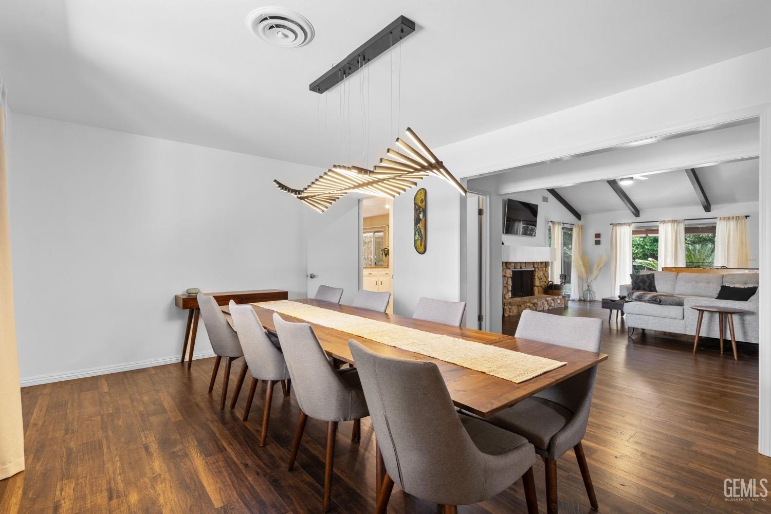 Bakersfield, California, 93301, United States, 3 Bedrooms Bedrooms, ,3 BathroomsBathrooms,Residential,For Sale,1998279