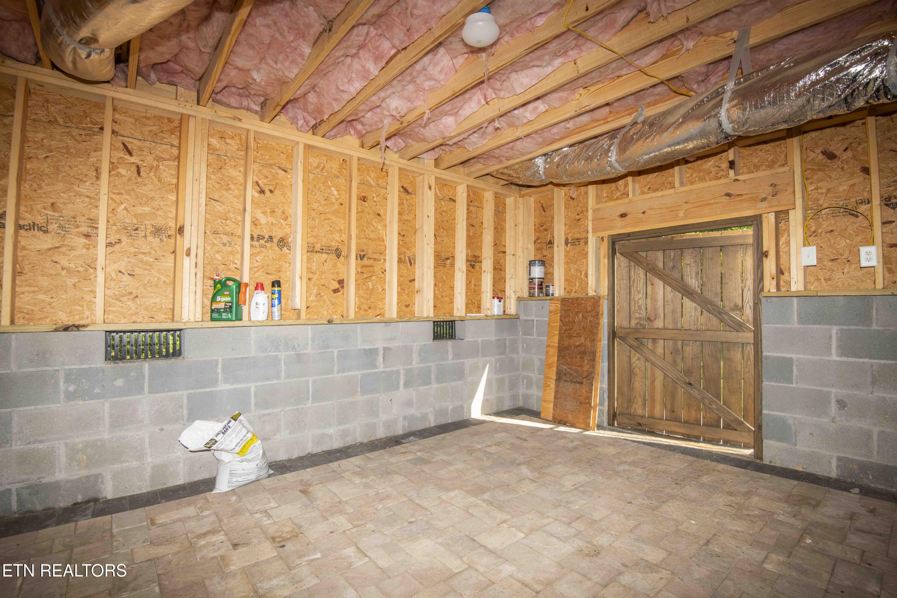 Loudon, Tennessee, 37774, United States, 3 Bedrooms Bedrooms, ,2 BathroomsBathrooms,Residential,For Sale,1879743