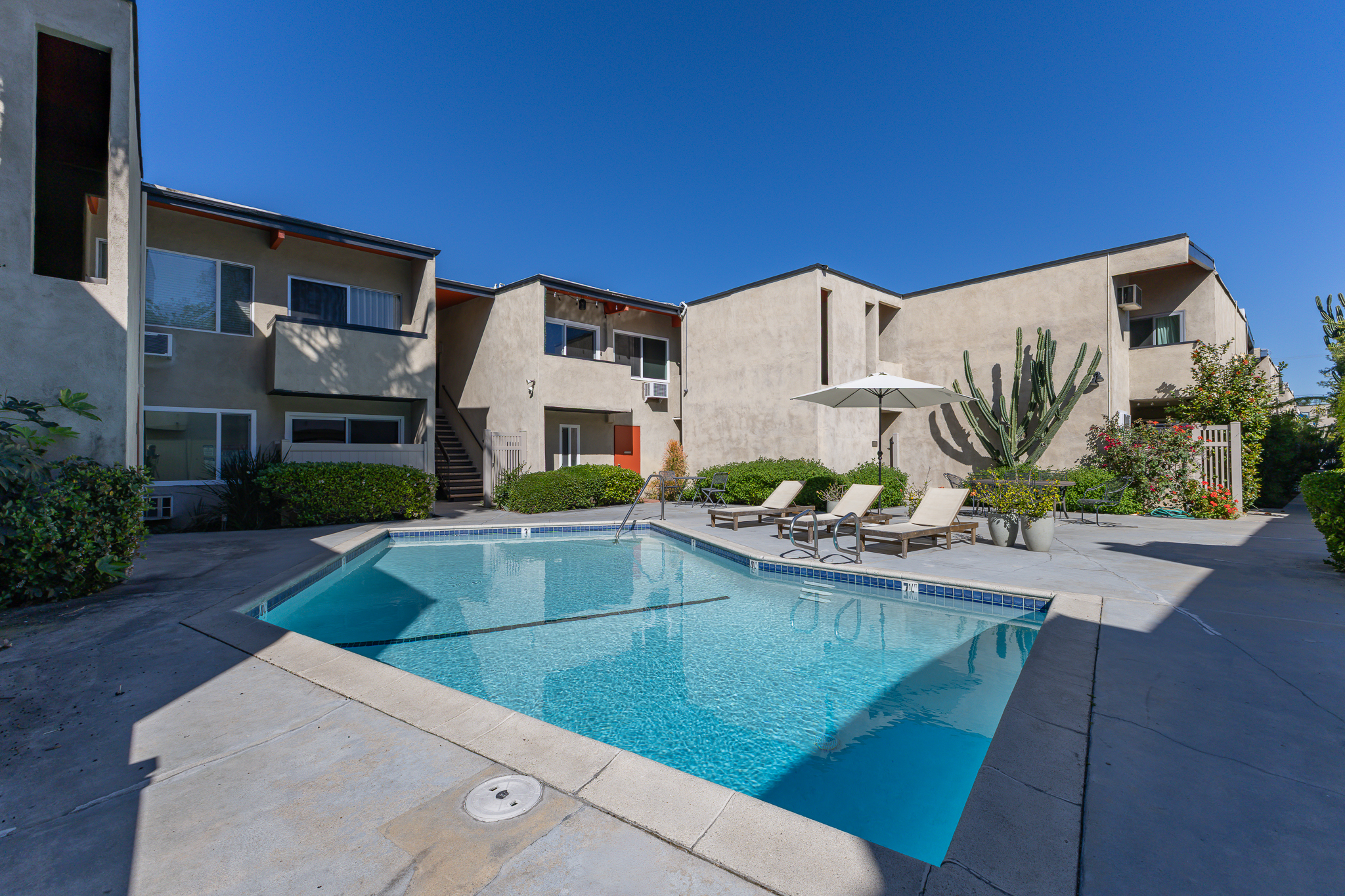  12014 Kling Street, #18 - 物件實景